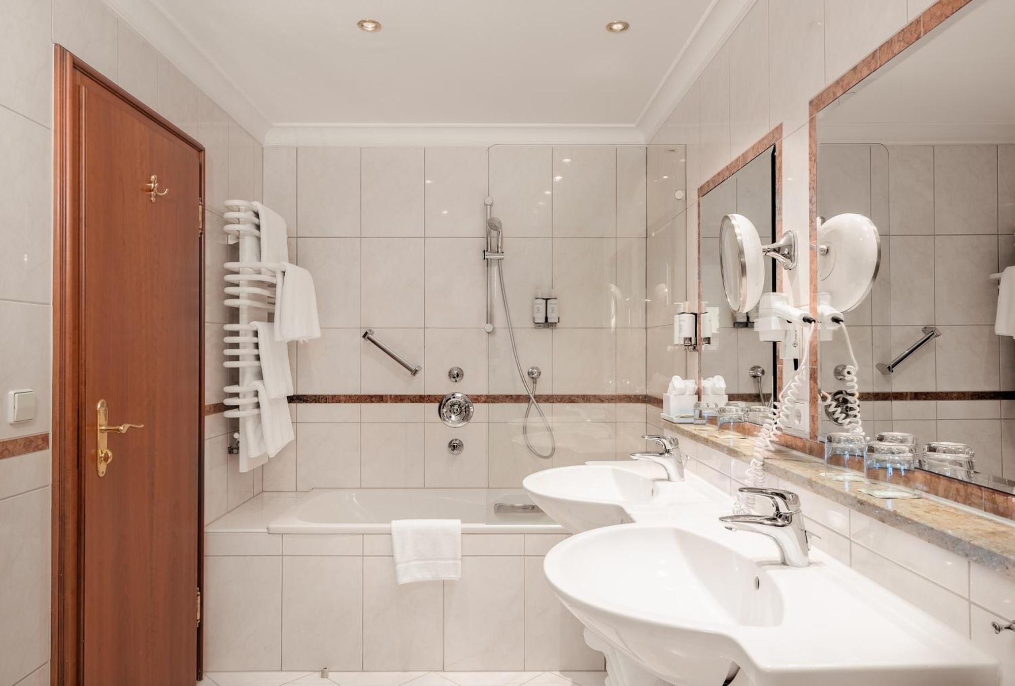 Adler Haeusern Gourmet & Spa Hotel Δωμάτιο φωτογραφία